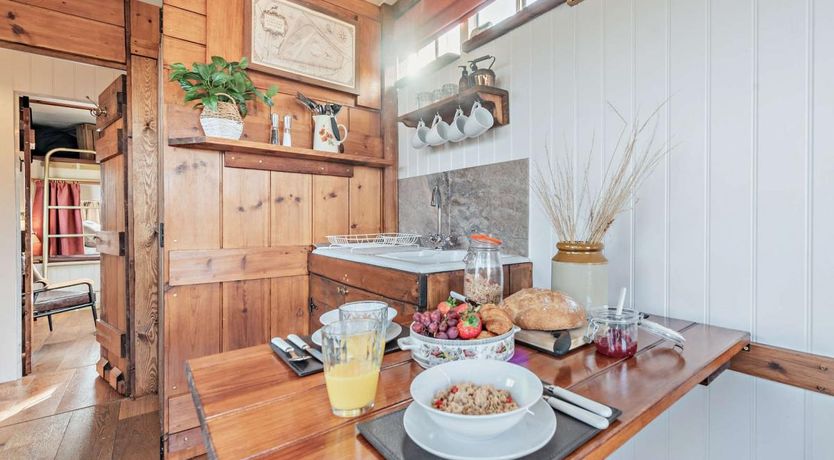 Photo of 1 Bed in Angle