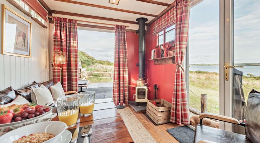 Photo of 1 Bed in Angle