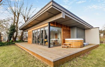 2 Bed in Colchester Holiday Home