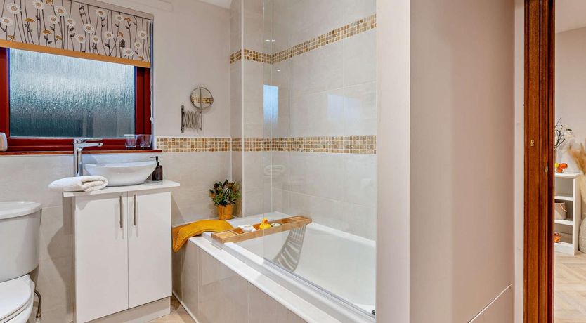 Photo of 1 Bed in Dollar