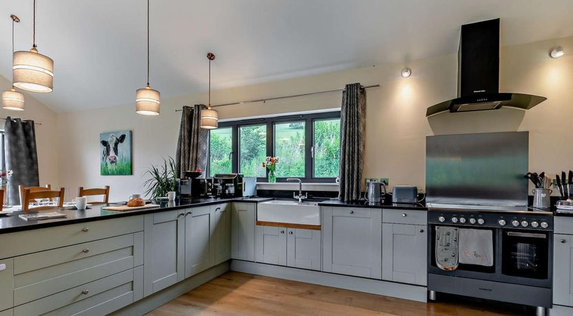 Photo of 5 Bed in Dulverton