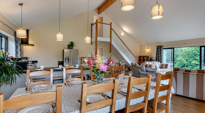 Photo of 5 Bed in Dulverton