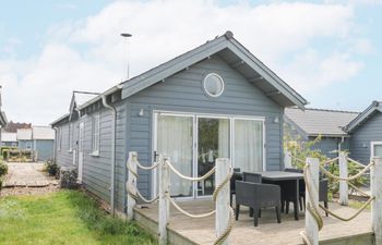 Sea Breeze Holiday Home