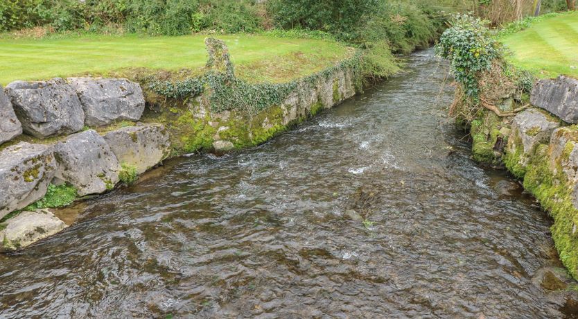 Photo of Cwtch Lodge 42