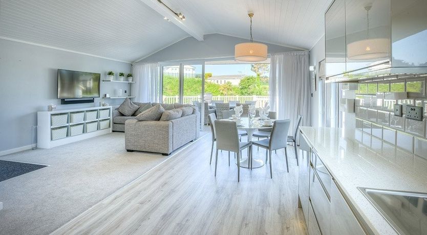 Photo of The Warren Q4