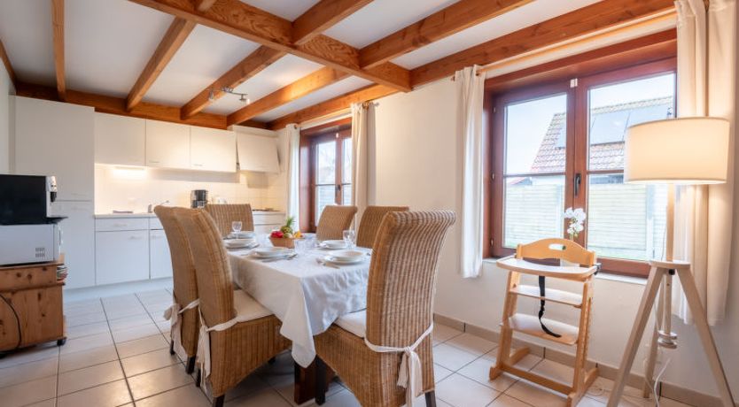 Photo of Pippa with parking & garden