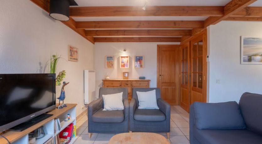 Photo of Pippa with parking & garden