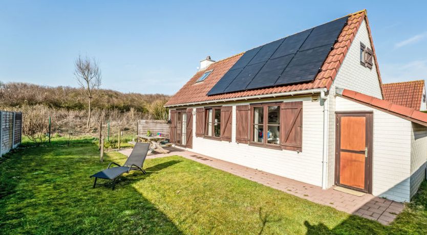 Photo of Pippa with parking & garden