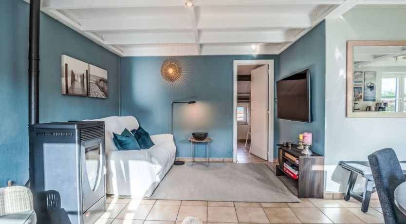 Photo of Beluga with parking and shared pool Holiday Home 9