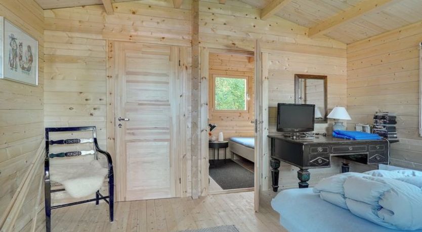 Photo of "Thrine" - 100m to the fjord