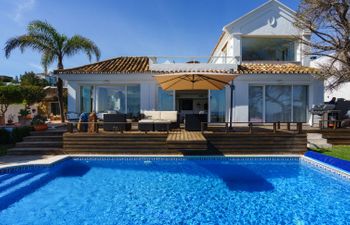 Villa Sara Holiday Home