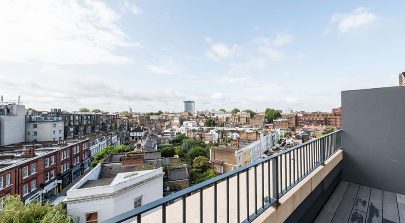 Photo of Arthur's Castle