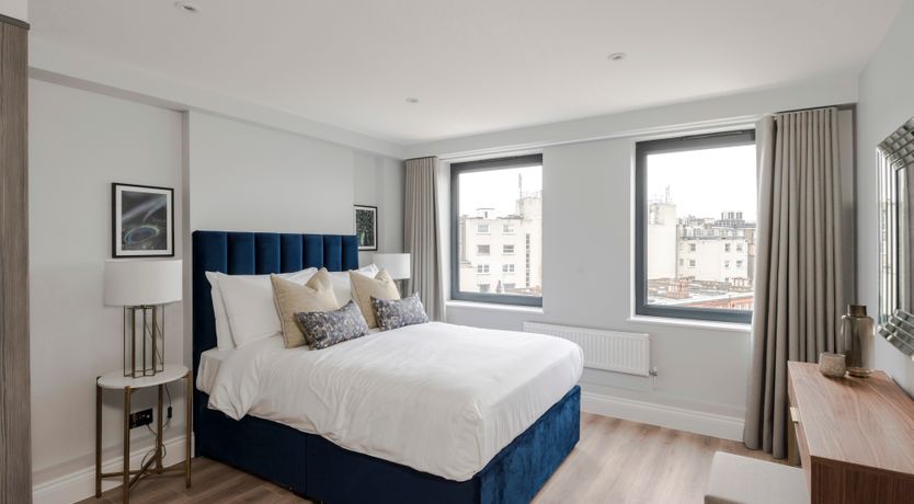 Photo of Arthur's Castle