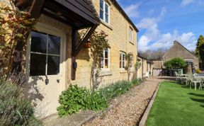 Photo of River Windrush Cottage