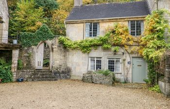 The Chalford Cottage Holiday Home