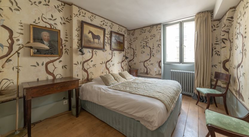 Photo of The Chevalier