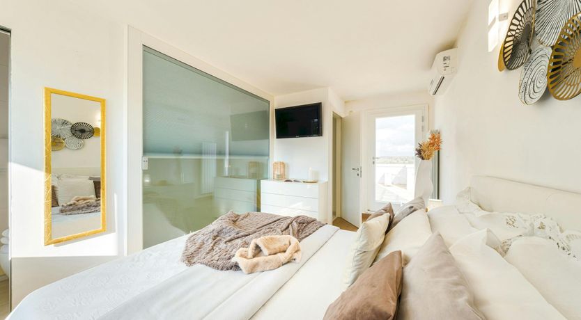 Photo of The Olive Whisper