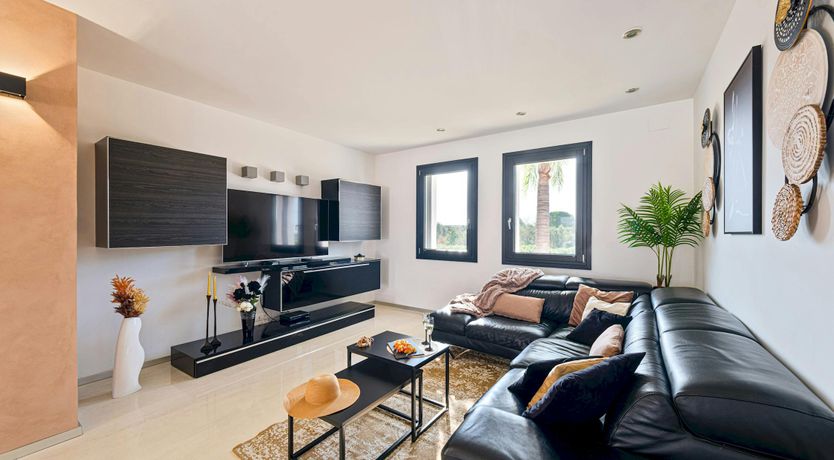 Photo of The Olive Whisper