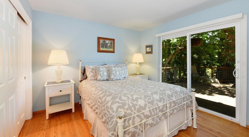 Photo of Redwood Riverside