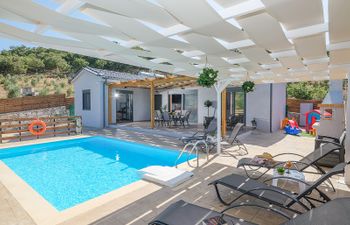 Kalypso Holiday Home