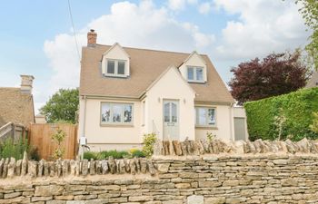 Church Spire View Holiday Home