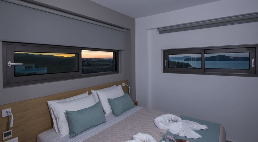 Photo of Britomartis & the King