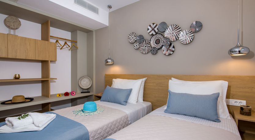 Photo of Britomartis & the King