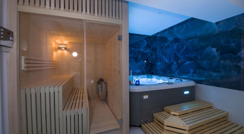 Photo of Britomartis & the King