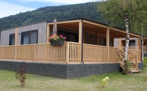 Photo of Wulfenia Waterfront 6 Holiday Home 4