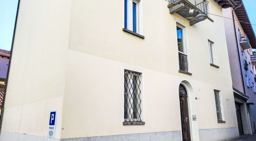 Photo of White Locarno Apt.1