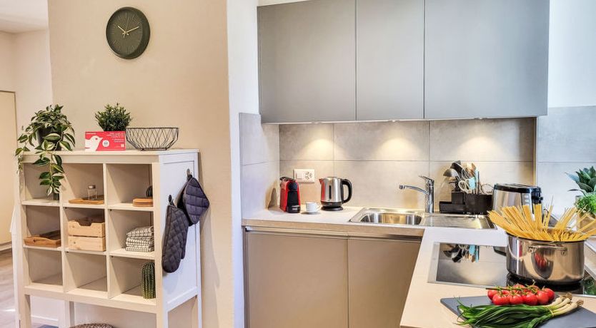 Photo of White Locarno Apt.1