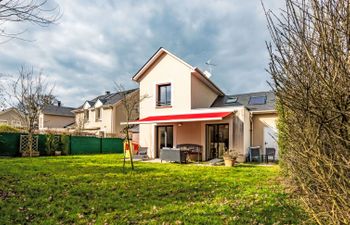 Les Coquelicots Holiday Home