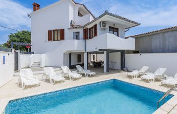 Jadreški Holiday Home