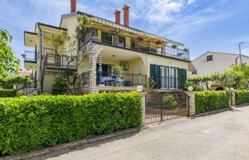 Jenny Holiday Home