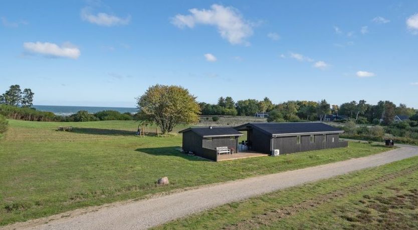 Photo of "Sighref" - 300m from the sea