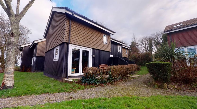 Photo of 11 Strawberry Hill, Tolroy Manor