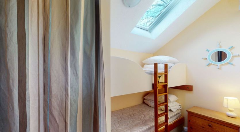 Photo of 11 Strawberry Hill, Tolroy Manor