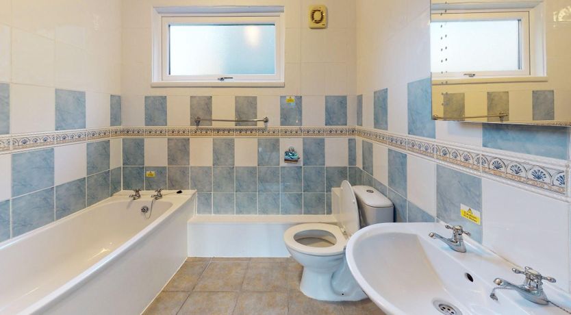 Photo of 11 Strawberry Hill, Tolroy Manor