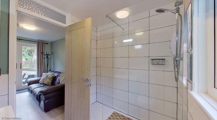 Photo of 34 Strawberry Hill, Tolroy Manor