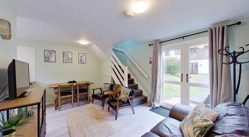 Photo of 34 Strawberry Hill, Tolroy Manor