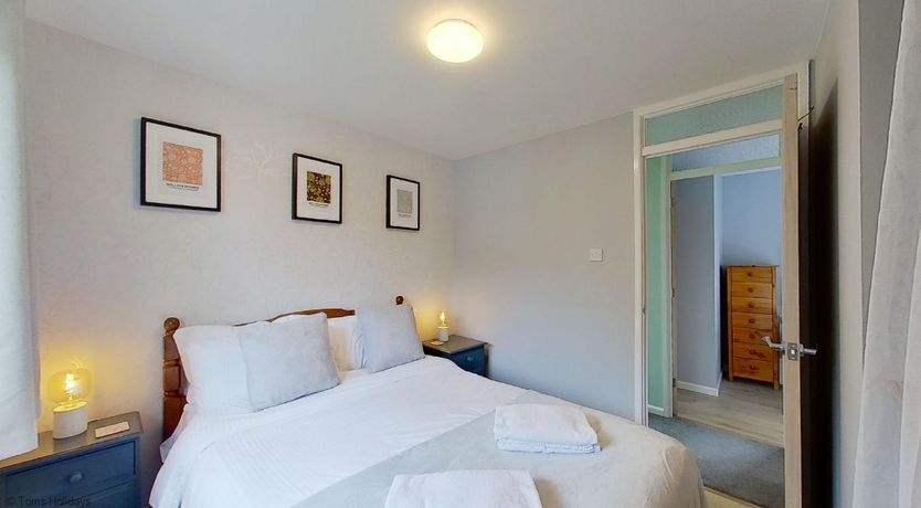 Photo of 34 Strawberry Hill, Tolroy Manor