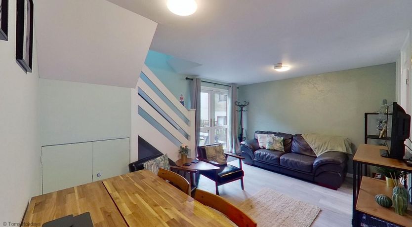 Photo of 34 Strawberry Hill, Tolroy Manor