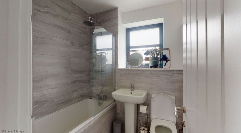 Photo of 05 Queensway Gardens, Hayle