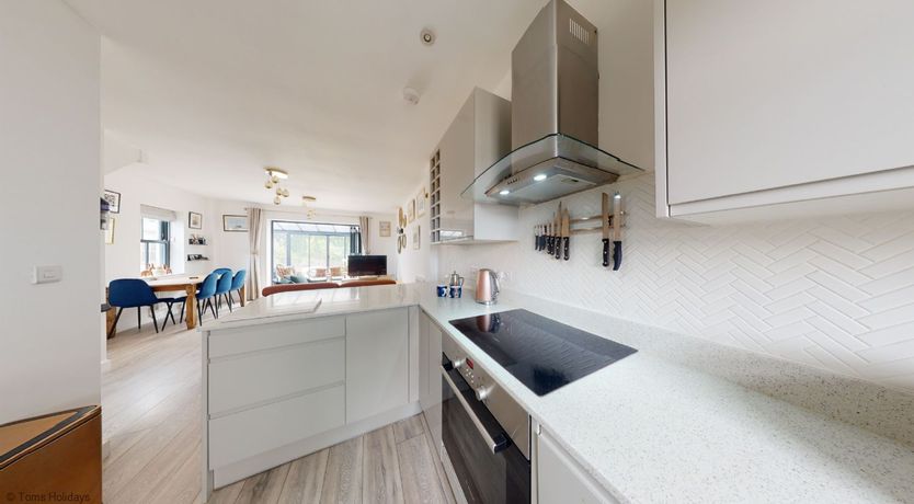 Photo of 05 Queensway Gardens, Hayle