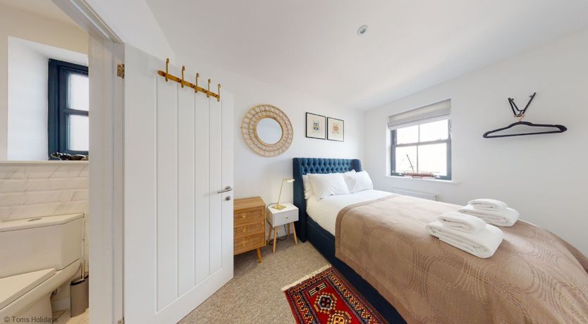 Photo of 05 Queensway Gardens, Hayle