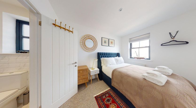 Photo of 05 Queensway Gardens, Hayle