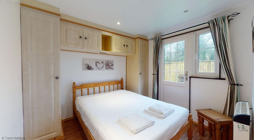 Photo of 01 Tudor Court, Tolroy Manor