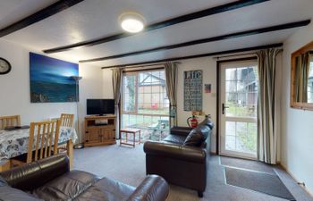 01 Tudor Court, Tolroy Manor Holiday Home