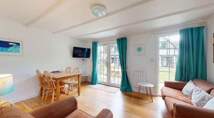 Photo of 31 Tudor Court, Tolroy Manor