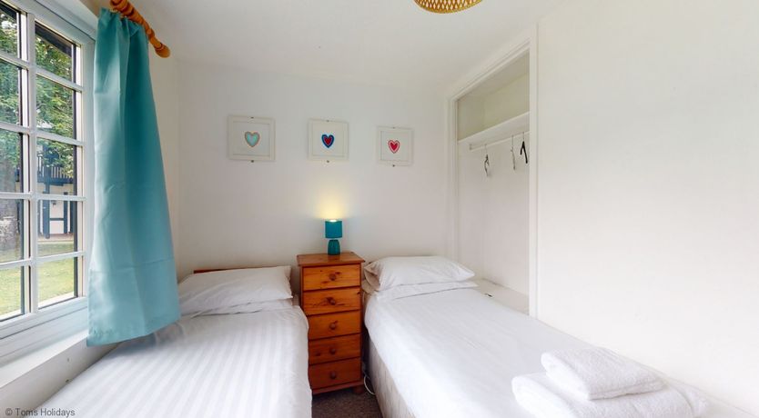 Photo of 31 Tudor Court, Tolroy Manor